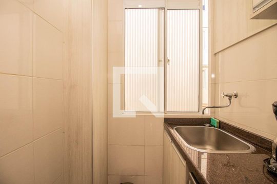 Cozinha e Área de Serviço de apartamento à venda com 3 quartos, 53m² em Mário Quintana, Porto Alegre