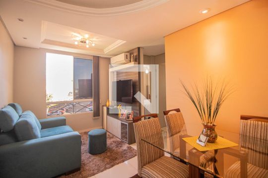 Apartamento à venda com 3 quartos, 53m² em Mário Quintana, Porto Alegre