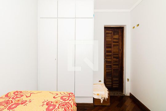 Suíte 1 de casa para alugar com 4 quartos, 350m² em Vila Nivi, São Paulo