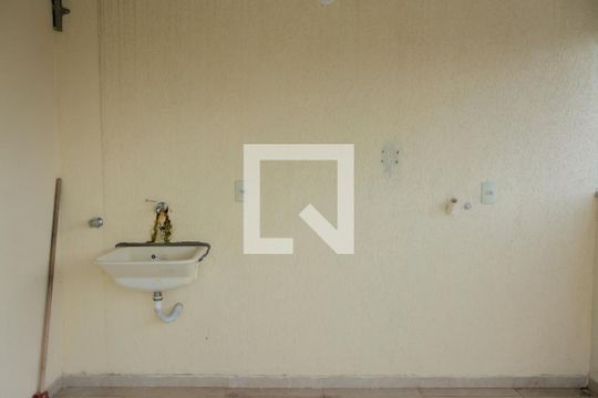Área de serviço de apartamento para alugar com 2 quartos, 103m² em Nacional, Contagem