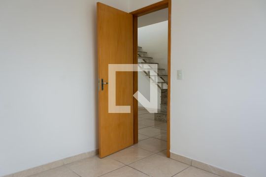 Quarto de apartamento para alugar com 2 quartos, 103m² em Nacional, Contagem