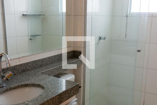 Banheiro de apartamento para alugar com 2 quartos, 103m² em Nacional, Contagem