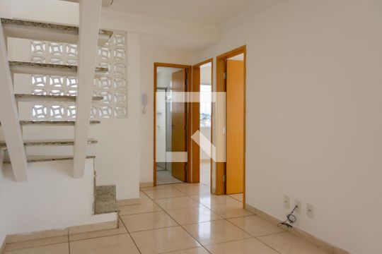 Sala de apartamento para alugar com 2 quartos, 103m² em Nacional, Contagem
