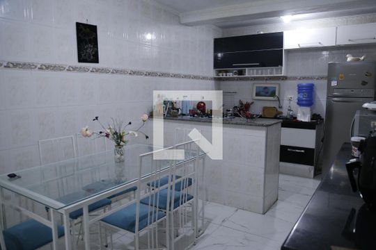 Cozinha de casa à venda com 2 quartos, 250m² em Vila Picinin, São Paulo