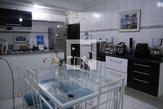 Cozinha de casa à venda com 2 quartos, 250m² em Vila Picinin, São Paulo