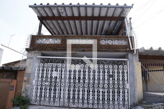 Fachada de casa à venda com 2 quartos, 250m² em Vila Picinin, São Paulo