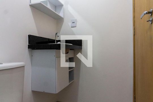 Banheiro  de apartamento à venda com 2 quartos, 50m² em Vila Princesa Isabel, São Paulo