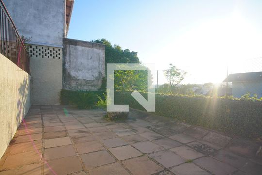 Pátio de casa à venda com 4 quartos, 240m² em Rondônia, Novo Hamburgo
