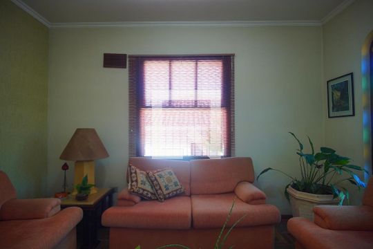 Sala 1 de casa à venda com 4 quartos, 240m² em Rondônia, Novo Hamburgo