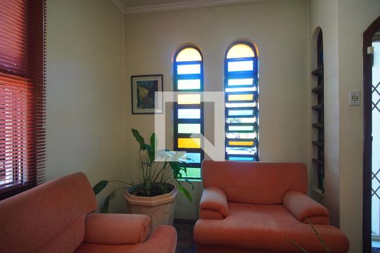 Sala 1 de casa à venda com 4 quartos, 240m² em Rondônia, Novo Hamburgo