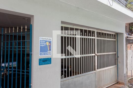 Fachada de casa para alugar com 1 quarto, 35m² em Vila Brasilina, São Paulo