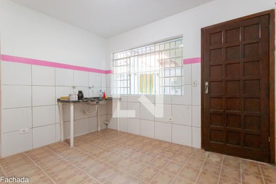 Cozinha de casa para alugar com 1 quarto, 35m² em Vila Brasilina, São Paulo