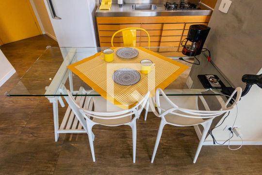 Cozinha de apartamento à venda com 1 quarto, 56m² em Pinheiros, São Paulo