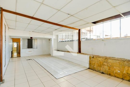 Quintal de casa à venda com 4 quartos, 230m² em Vila Antonieta, Guarulhos