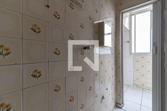 Banheiro de Serviço de apartamento à venda com 2 quartos, 70m² em Aclimação, São Paulo