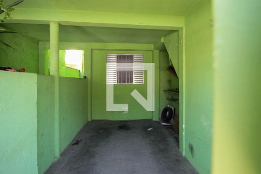 Garagem de casa à venda com 8 quartos, 187m² em Vila Alzira, São Paulo