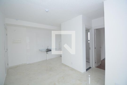 Sala de apartamento para alugar com 2 quartos, 43m² em Vista Alegre, Rio de Janeiro