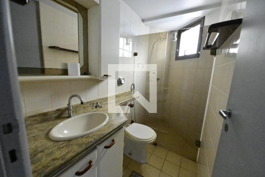 Banheiro de apartamento para alugar com 3 quartos, 110m² em Setor Oeste, Goiânia