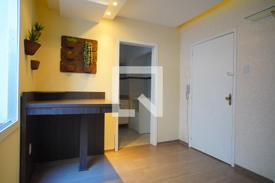 Sala de apartamento à venda com 1 quarto, 50m² em São João, Porto Alegre