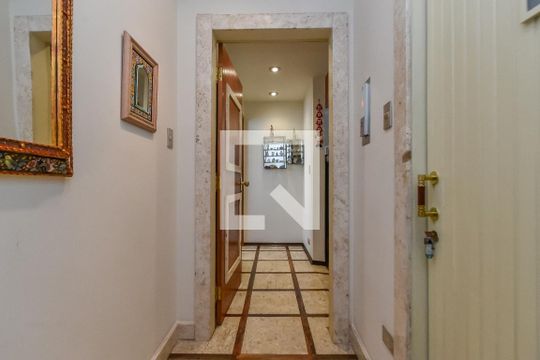 Hall de entrada de apartamento à venda com 3 quartos, 256m² em Santa Cecilia, São Paulo