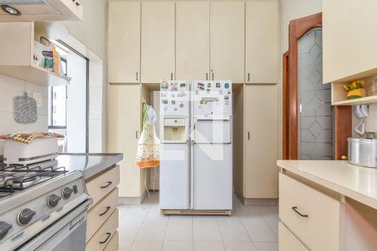 Cozinha de apartamento à venda com 3 quartos, 256m² em Santa Cecilia, São Paulo
