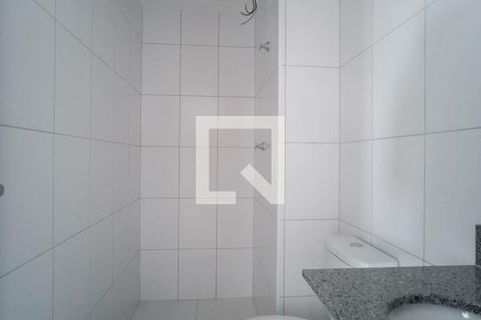 Banheiro de apartamento para alugar com 2 quartos, 34m² em Vila Pierina, São Paulo