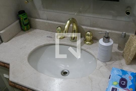 Banheiro da Suíte 2 de casa à venda com 4 quartos, 540m² em Parque Monte Alegre, Taboão da Serra