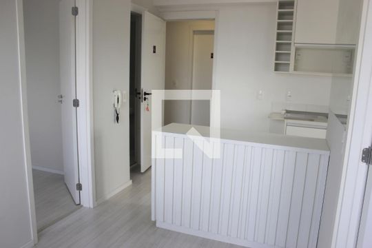 Sala de apartamento para alugar com 2 quartos, 36m² em Vila das Bandeiras, Guarulhos