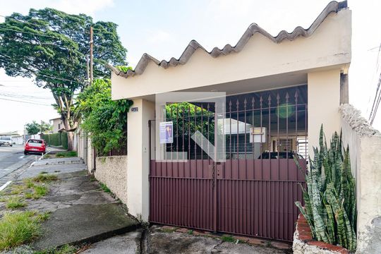 Fachada de casa à venda com 3 quartos, 325m² em Cidade Domitila, São Paulo
