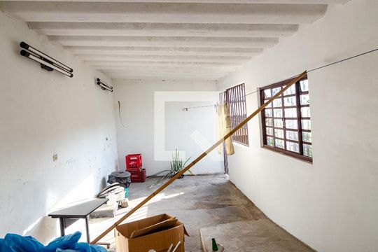 Area de Serviço de casa à venda com 3 quartos, 325m² em Cidade Domitila, São Paulo