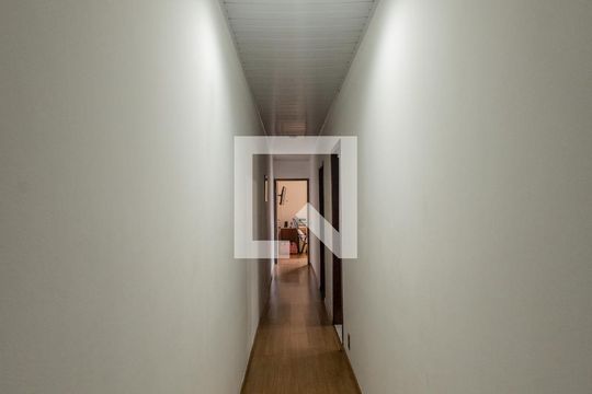 Corredor de casa à venda com 3 quartos, 200m² em Vila Esperança, São Paulo