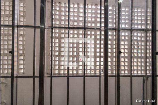Vista Sala de casa à venda com 3 quartos, 200m² em Vila Esperança, São Paulo