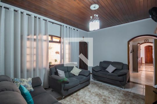 Casa à venda com 3 quartos, 246m² em Umuarama, Osasco