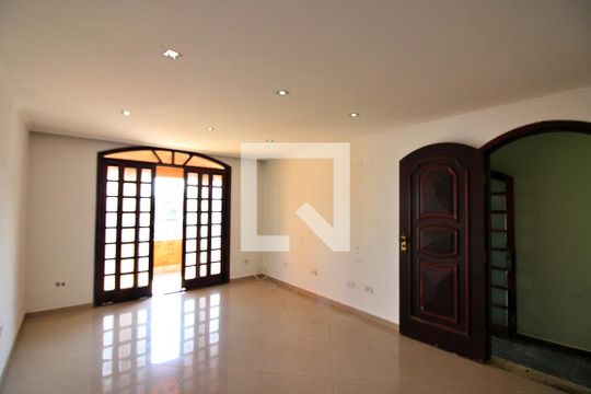 Casa à venda com 3 quartos, 250m² em Jd Silvina, São Bernardo do Campo