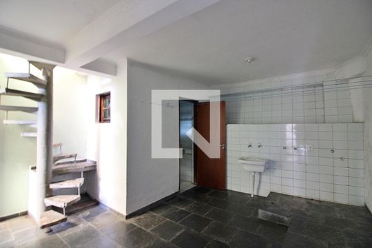 Área de Serviço de casa à venda com 3 quartos, 250m² em Jd Silvina, São Bernardo do Campo