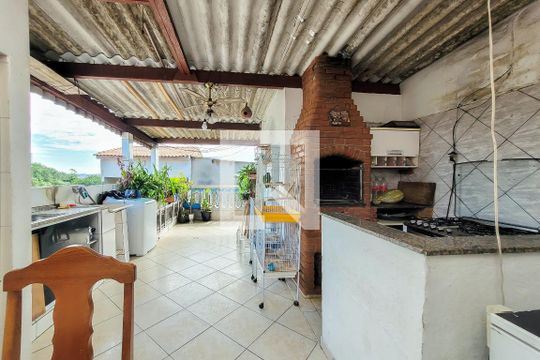 Área de casa à venda com 3 quartos, 193m² em Montanhão, São Bernardo do Campo
