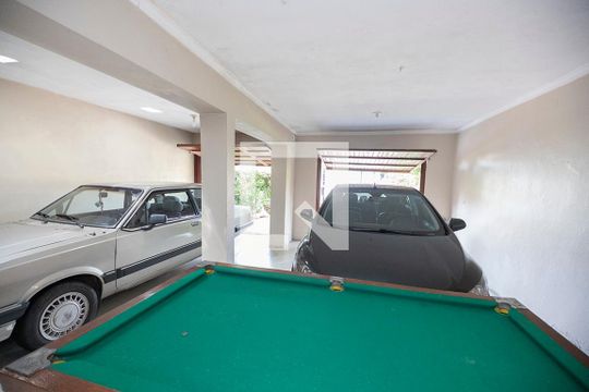 Garagem de casa à venda com 3 quartos, 260m² em Feitoria, São Leopoldo