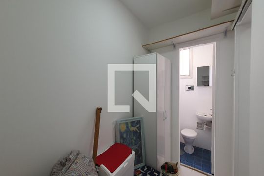 Quarto e banheiro de Serviço de apartamento para alugar com 2 quartos, 74m² em Tijuca, Rio de Janeiro