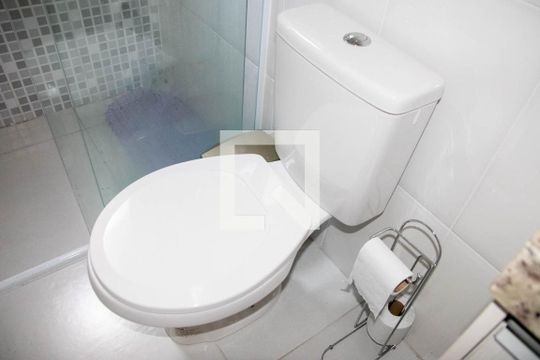 Banheiro de apartamento para alugar com 1 quarto, 35m² em Vila Gustavo, São Paulo