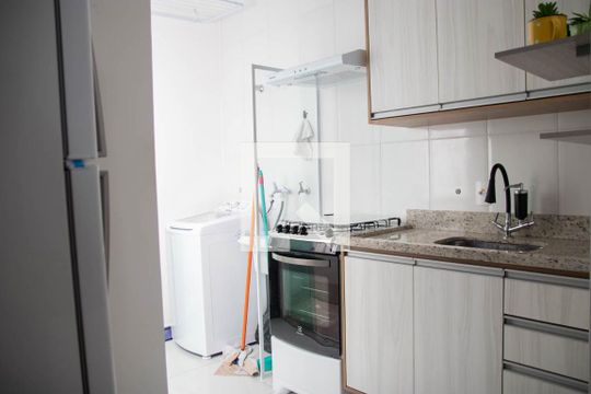 Cozinha de apartamento para alugar com 1 quarto, 35m² em Vila Gustavo, São Paulo