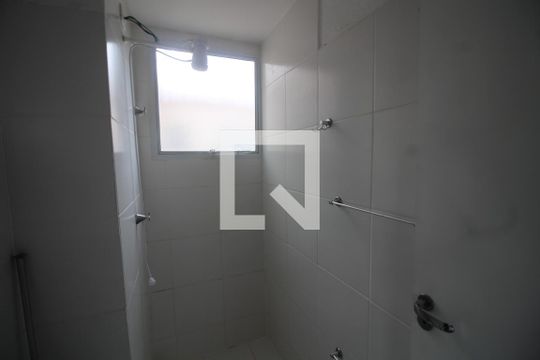 Banheiro de apartamento à venda com 2 quartos, 42m² em Estância Velha, Canoas