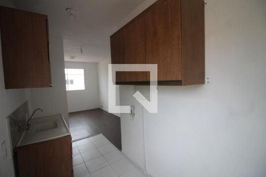 Cozinha de apartamento à venda com 2 quartos, 42m² em Estância Velha, Canoas