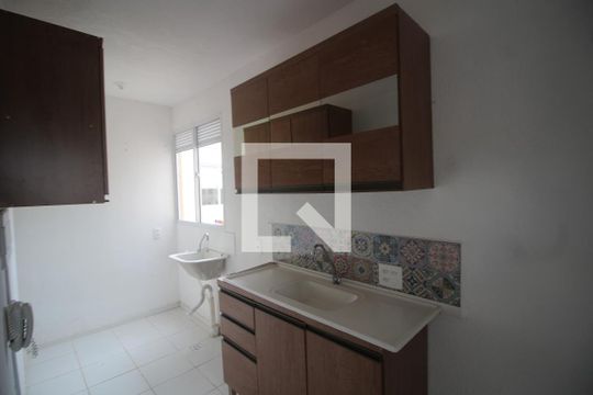 Cozinha de apartamento à venda com 2 quartos, 42m² em Estância Velha, Canoas