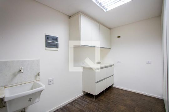 Área de serviço de casa para alugar com 3 quartos, 470m² em Vila Gilda, Santo André