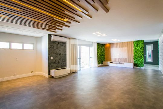 Casa para alugar com 3 quartos, 470m² em Vila Gilda, Santo André