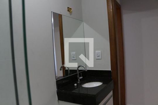 Banheiro de apartamento para alugar com 2 quartos, 56m² em Vila Aricanduva, São Paulo