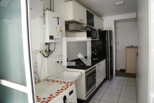 Cozinha de apartamento à venda com 2 quartos, 95m² em Vila Cruz das Almas, São Paulo