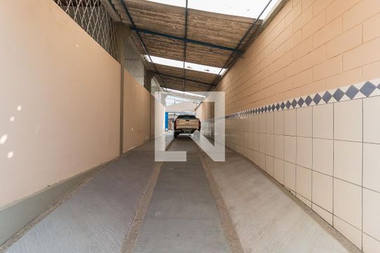 Garagem de casa para alugar com 2 quartos, 350m² em Jardim Camila, Mogi das Cruzes