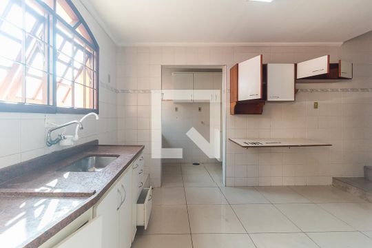 Cozinha de casa para alugar com 2 quartos, 350m² em Jardim Camila, Mogi das Cruzes