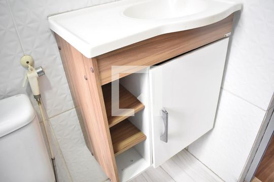 Banheiro - Armário de apartamento para alugar com 3 quartos, 59m² em Campo Grande, Rio de Janeiro